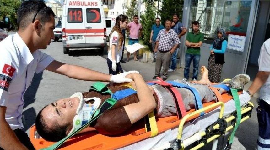 İnşaatın &Uuml;&ccedil;&uuml;nc&uuml; Katından D&uuml;şen İş&ccedil;i Yaralandı