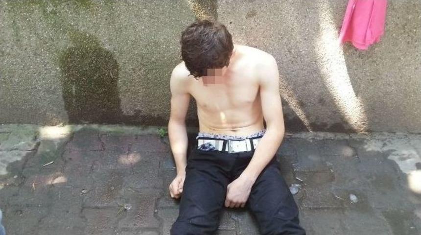 Bonzai İ&ccedil;en Gen&ccedil; Sokakta Yığılıp Kaldı