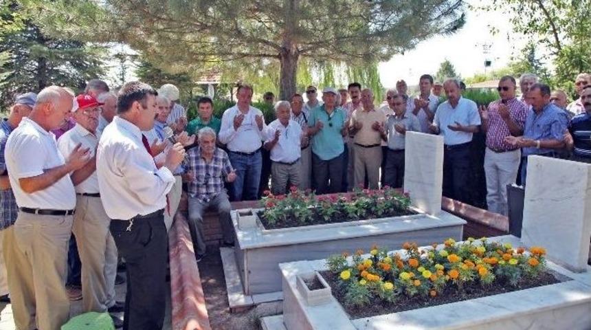 Selami Vardar Kabri Başında Anıldı