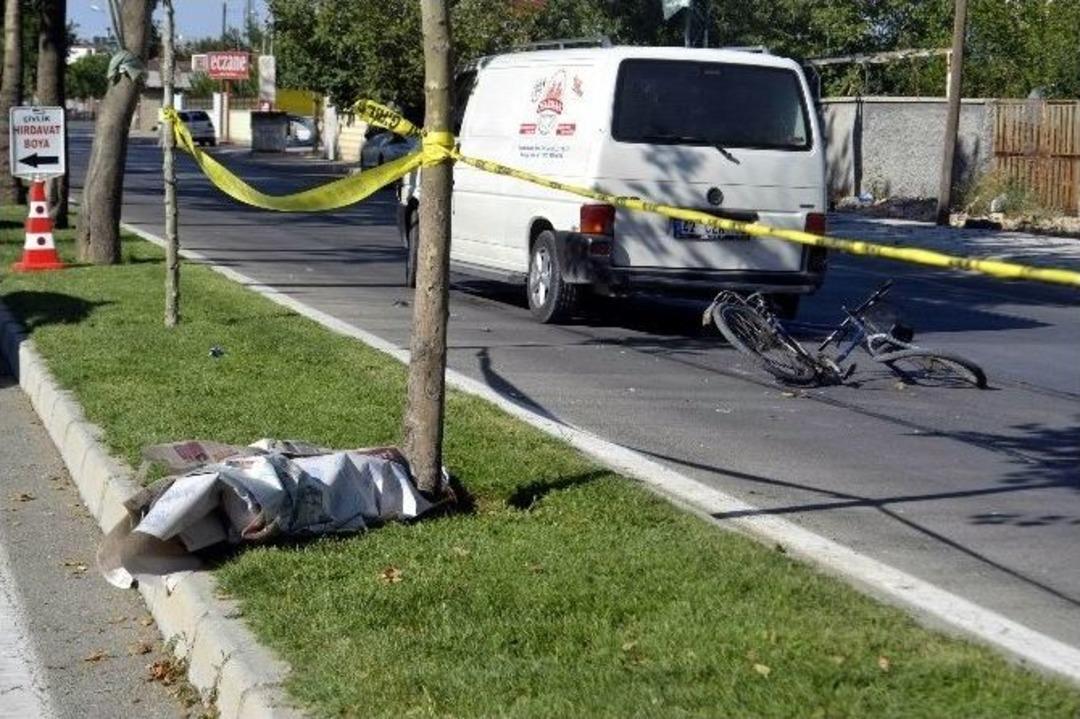 Evine Ekmek G&ouml;t&uuml;r&uuml;rken Minib&uuml;s&uuml;n Altında Can Verdi