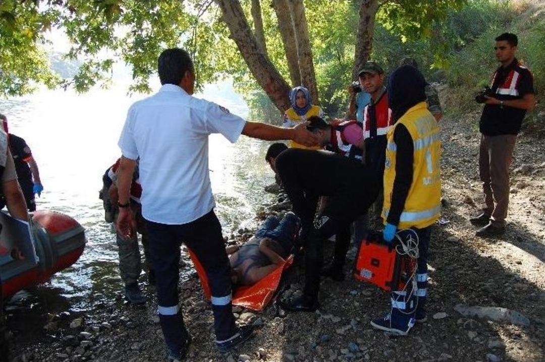 Pikniğe Giden Gen&ccedil; Boğularak Hayatını Kaybetti