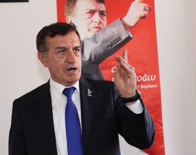 Osman Pamukoğlu, Partisinin Çeşme İlçe Teşkilatı’nın Açılışını Gerçekleştirdi