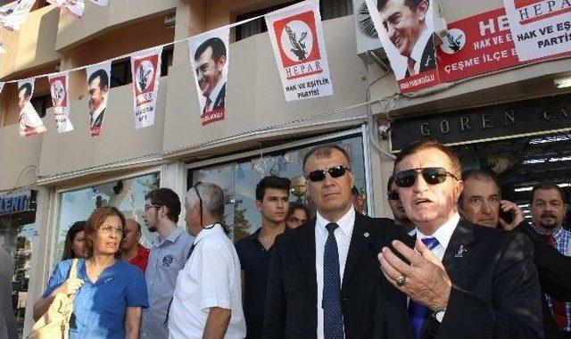 Osman Pamukoğlu, Partisinin Çeşme İlçe Teşkilatı’nın Açılışını Gerçekleştirdi