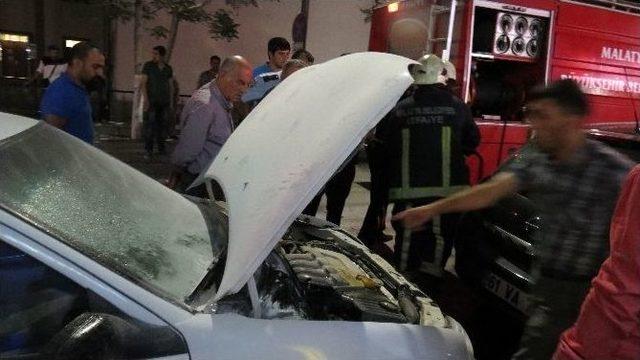 Park Halindeki Otomobilde Yangın Çıktı