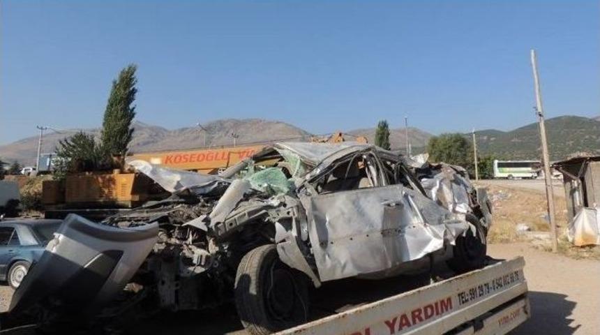 Serinhisar&rsquo;da Feci Kaza: 4 &Ouml;l&uuml;