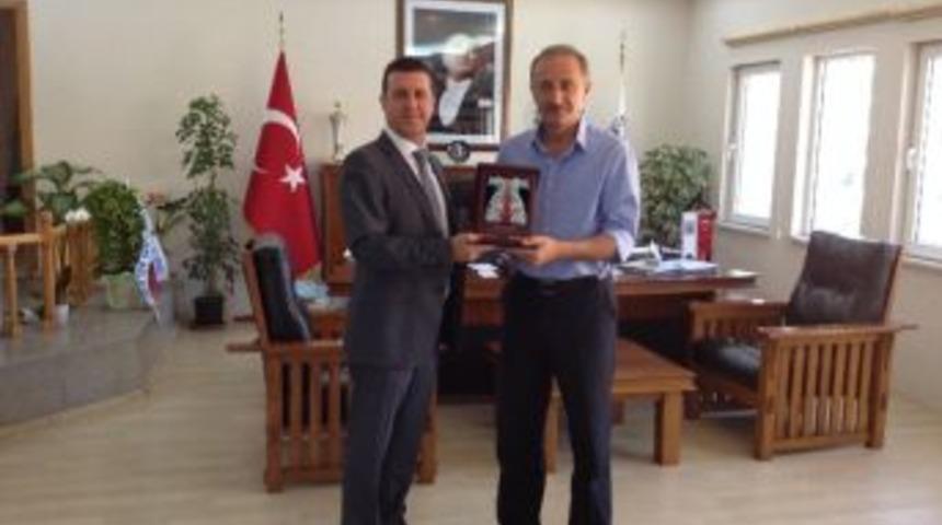 Denizbank&rsquo;tan Başkan Deniz&rsquo;e Plaket