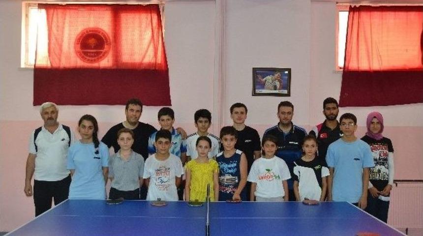 Masa Tenisi&rsquo;nde &Ccedil;alışmalar S&uuml;r&uuml;yor