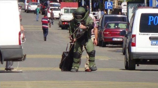 Çevik Kuvvet Girişinde Unutulan Çöp Poşeti Polisi Harekete Geçirdi