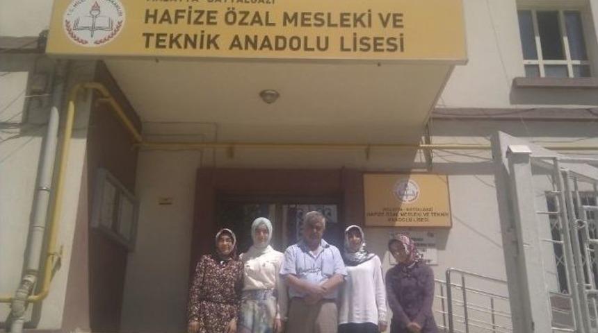 Kız Meslek Lisesinin İsmi Hafize &Ouml;zal Mesleki Ve Teknik Anadolu Lisesi Oldu