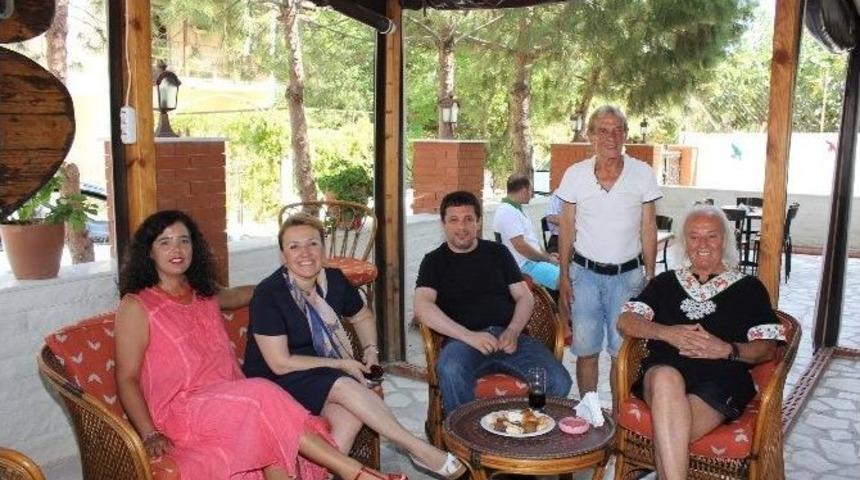 Urla&rsquo;da &rsquo;tiyatro Sanat Evi&rsquo; A&ccedil;ıldı