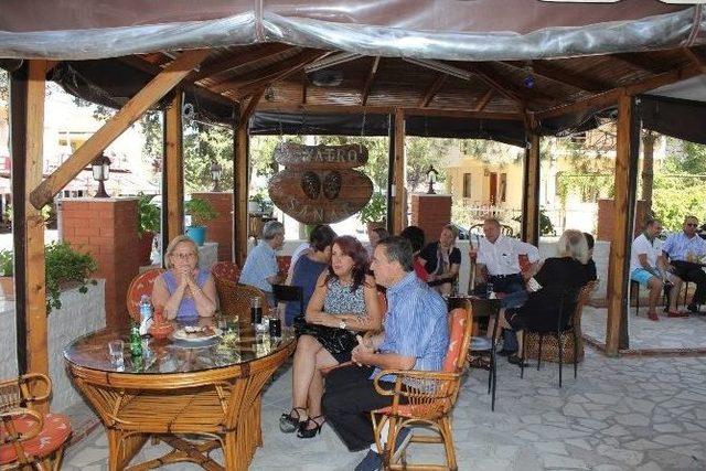 Urla’da ’tiyatro Sanat Evi’ Açıldı