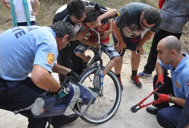 Ayağını Fren Yapınca Sakat Kalma Tehlikesi Geçirdi