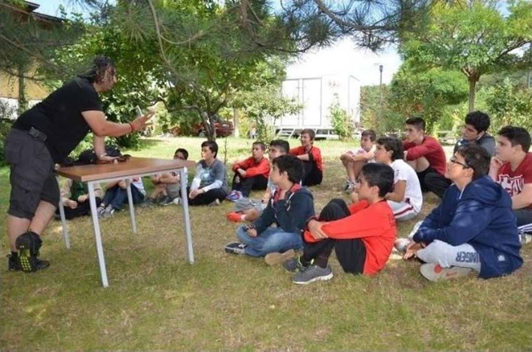 Sakarya İl Emniyet Ve Kızılay Teşkilatı Tarafından &lsquo;&ccedil;ocuk Ve Gen&ccedil;lik Kampı&rsquo; D&uuml;zenlendi