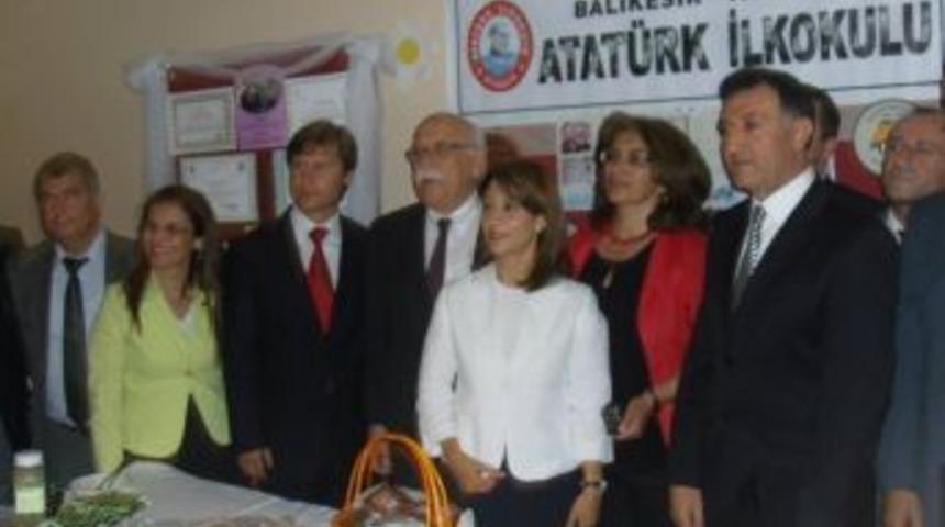 Ayvalık&rsquo;ta Okul M&uuml;d&uuml;rleri Bilmecesi