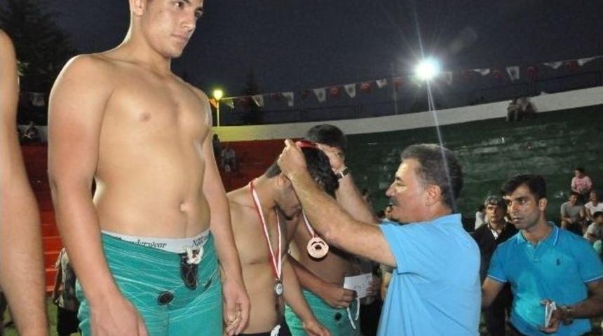 Toroslar&rsquo;da Karakucak G&uuml;reş M&uuml;sabakaları Başladı