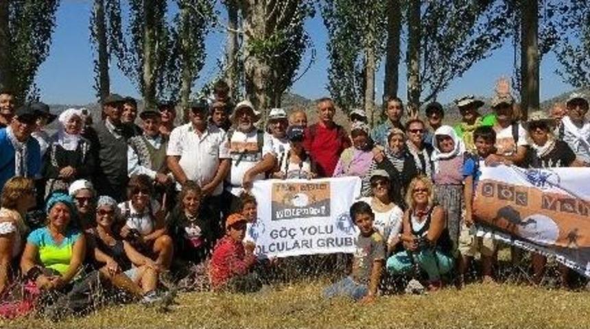 G&ouml;&ccedil; Yolu Yolcuları&rsquo;ndan Dipsiz G&ouml;lde &Ccedil;evre Temizliği