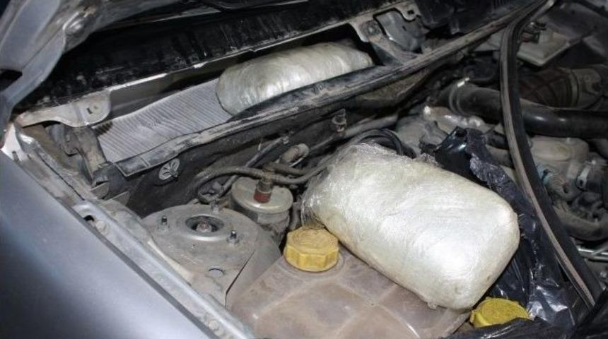 Otomobilden Esrar &Ccedil;ıktı