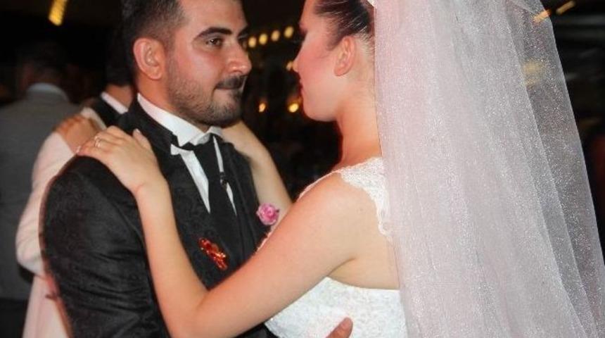 Aydın Ve &Ccedil;ınar Ailelerinin Mutlu G&uuml;n&uuml;