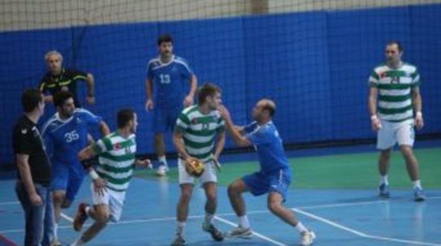 Nil&uuml;fer&rsquo;de Hentbol Heyecanı