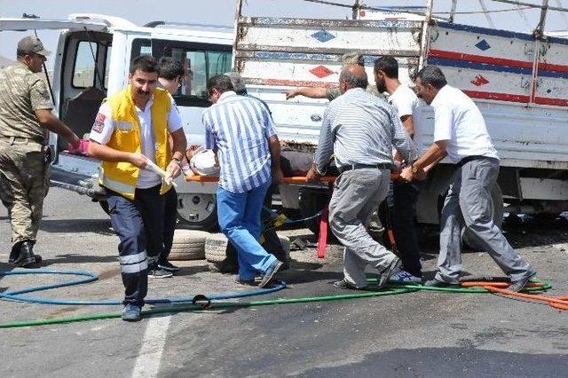 Patnos’ta Trafik Kazası: Dört Yaralı