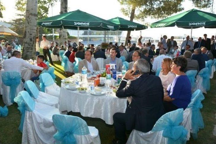 Türkiye Futbol Federasyonu Somalı Ailelerle Yemek Yedi G1