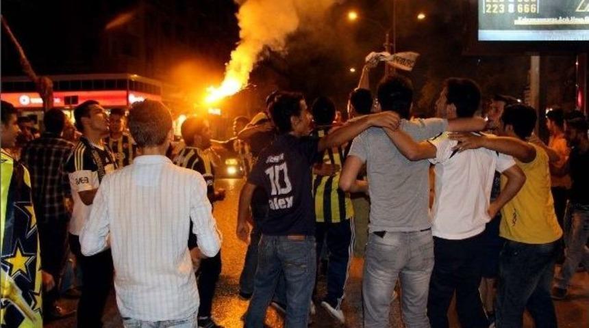 Fenerbahçeli Kahramanmaraşlıların Kupa Sevinci