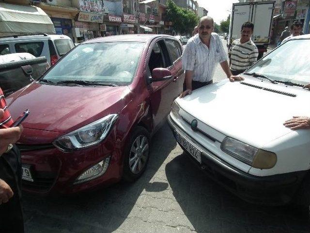 Tekirdağ’da Maddi Hasarlı Trafik Kazası