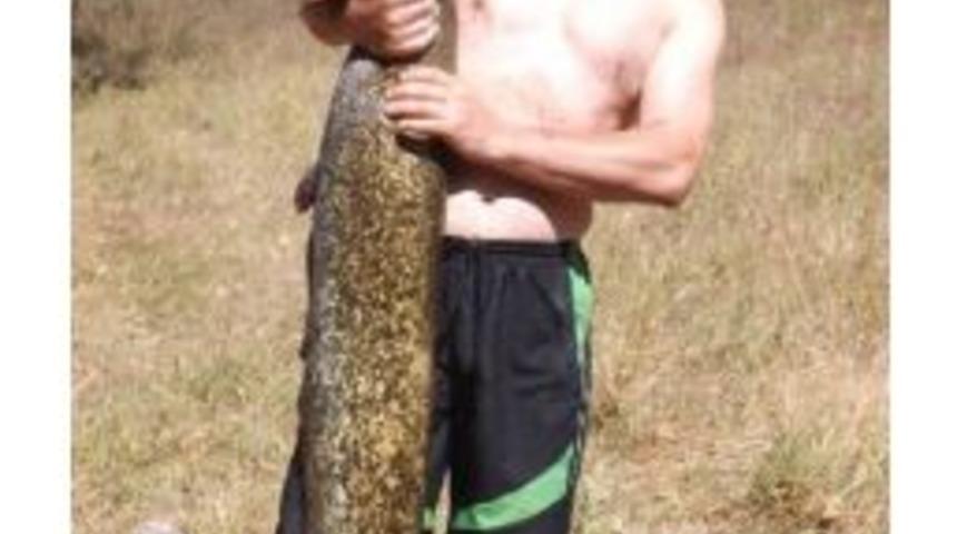 Derede 1,5 Metrelik Yayın Balığı Yakaladı