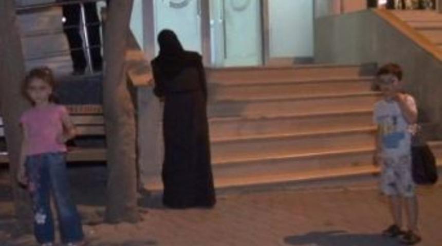 Koca Şiddetinden Ka&ccedil;an Suriyeli Kadın Polise Sığındı