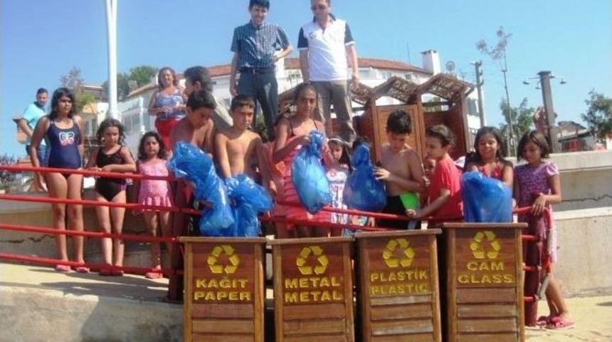 Mavi Bayrak Ve Denizin Resmini Yaptılar