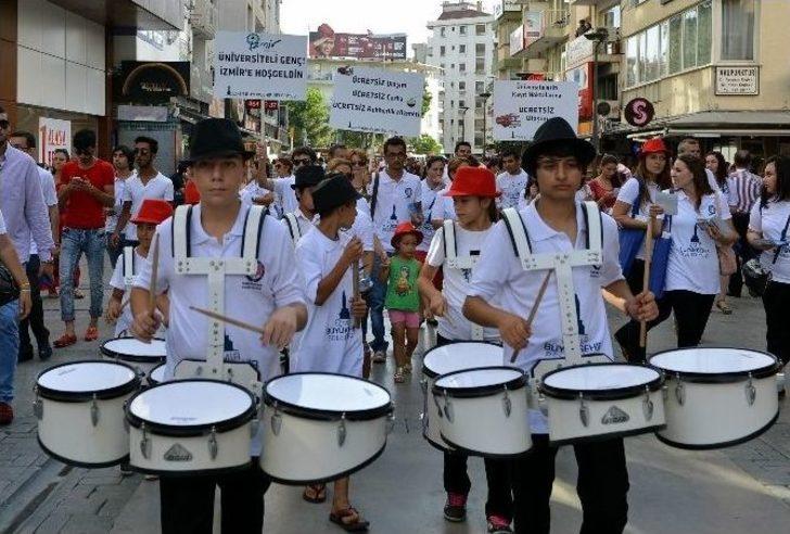 İzmir Gençlere Kucak Açıyor G1
