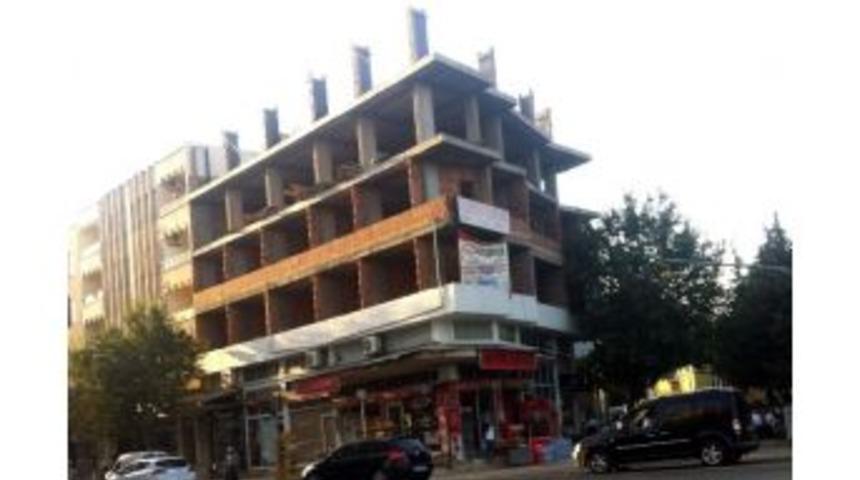 G&uuml;venlik &Ouml;nlemi Alınmayan İnşaat Tehlike Sa&ccedil;ıyor