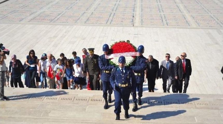 Harp Malul&uuml;, Şehit Dul Ve Yetimler Derneği Anıtkabir&rsquo;e &Ccedil;ıktı