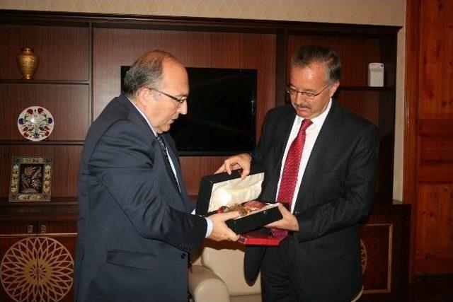 K&uuml;lt&uuml;r Ve Turizm Bakanlığı M&uuml;steşarı Dursun Vali &Ouml;zdemir&rsquo;i Makamında Ziyaret Etti 2