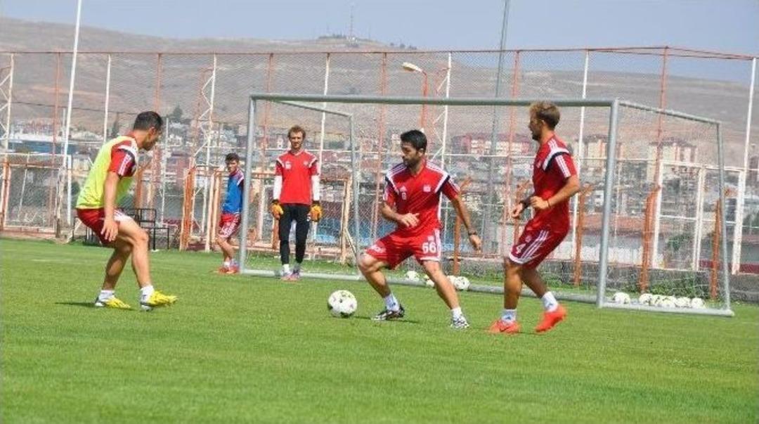 Sivasspor, Gaziantepspor Ma&ccedil;ı Hazırlıklarını S&uuml;rd&uuml;r&uuml;yor