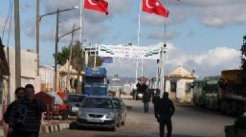 Sınırdan Ge&ccedil;meye &Ccedil;alışan 5 Kişi Yakalandı