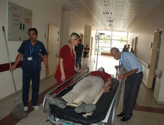 Adıyaman’da Hasta Taşıyan Ambulans Kaza Yaptı: 1 Yaralı