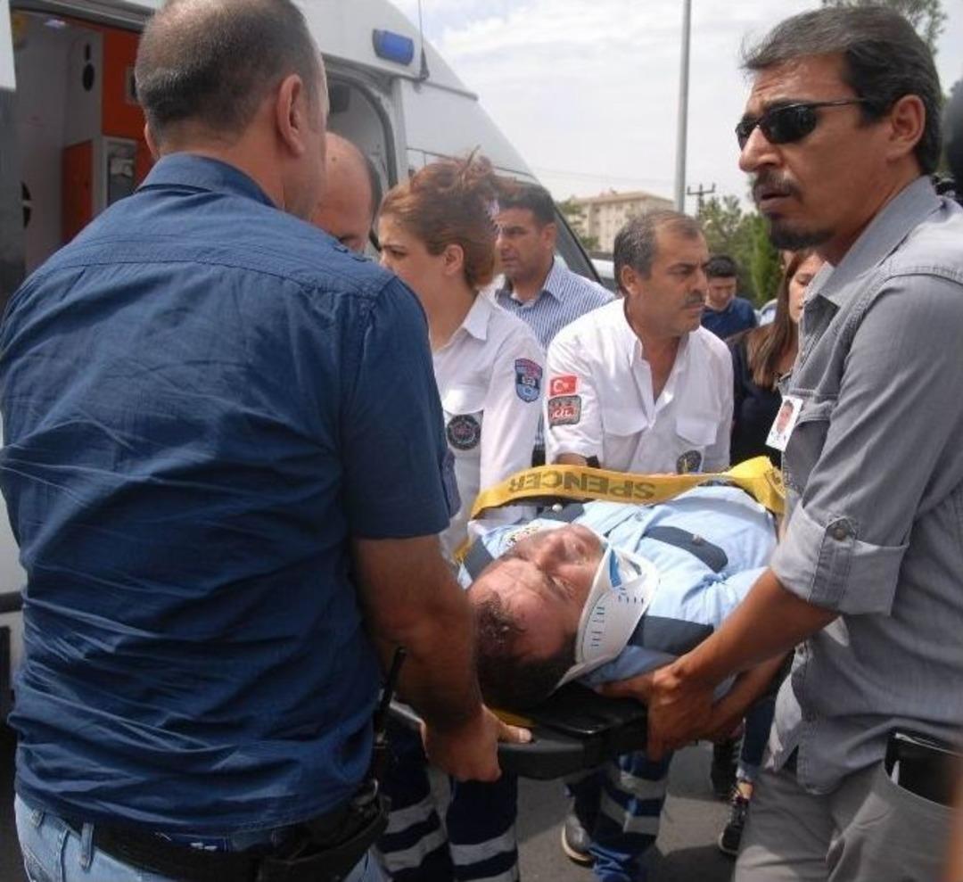 Polis Otosu Kaza Yaptı: 2&rsquo;si Polis 3 Yaralı