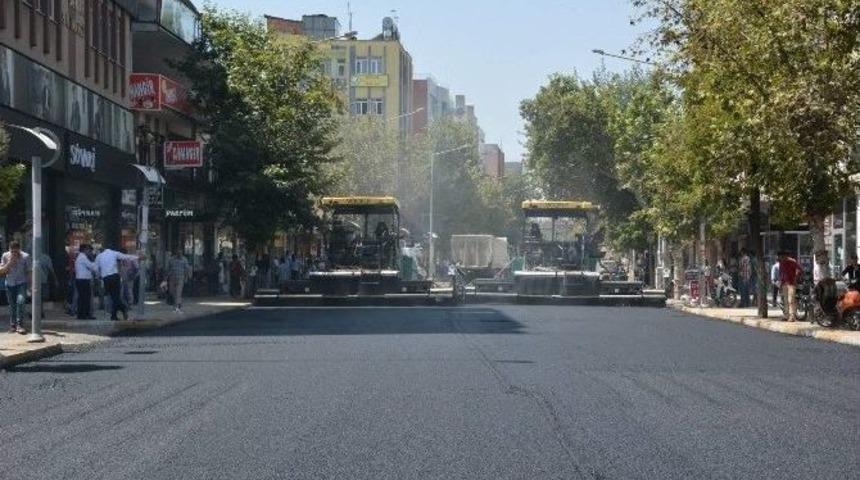 G&ouml;lbaşı Caddesi Yenileniyor