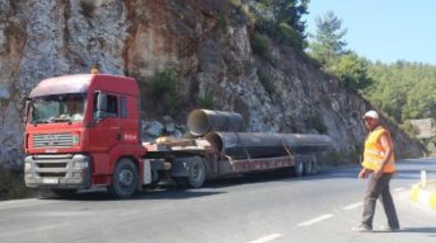 G&uuml;vercinlik&rsquo;ta Patlayan İshale Hattında &Ccedil;alışma Yapılıyor