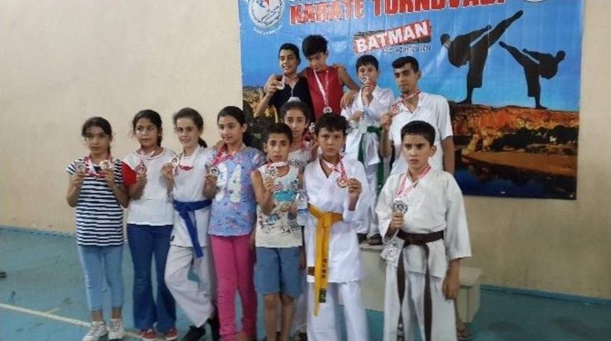 Adıyamanlı Karateciler Madalyaları Topladı