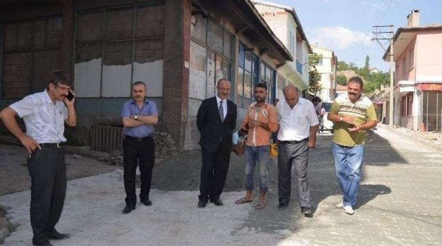 Halı Fuarı Caddesinde Parke &Ccedil;alışmaları Devam Ediyor