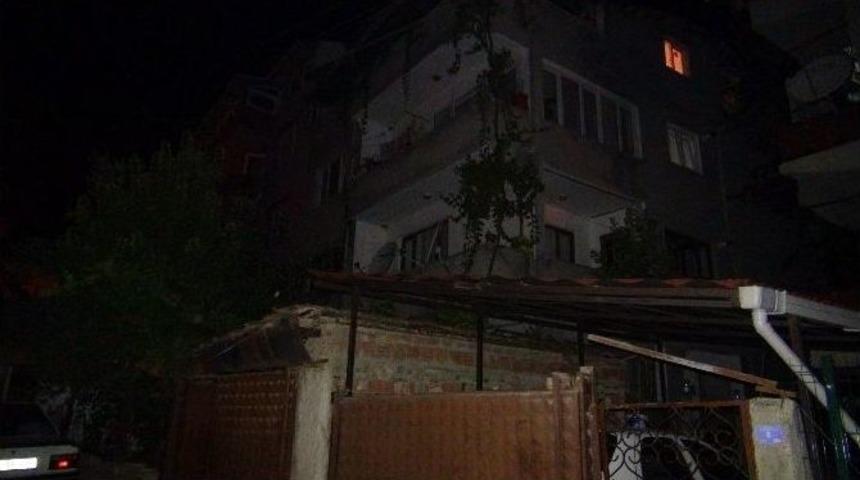 (&ouml;zel Haber) Balkonda G&ouml;r&uuml;len Ş&uuml;pheli Polisi Harekete Ge&ccedil;irdi