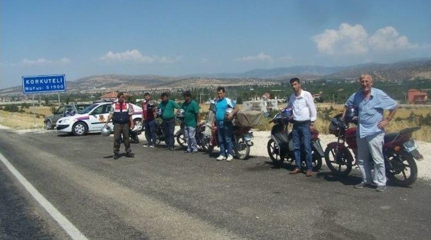 Jandarmadan Motosiklet S&uuml;r&uuml;c&uuml;lerine Hediye Kask