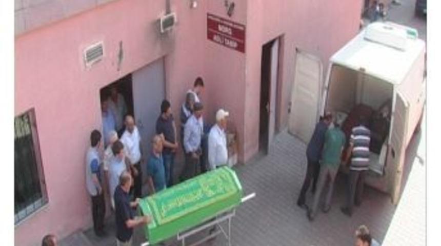 Trafik Kazasında &Ouml;len Ailenin Cenazeleri İstanbul&rsquo;a G&ouml;nderildi