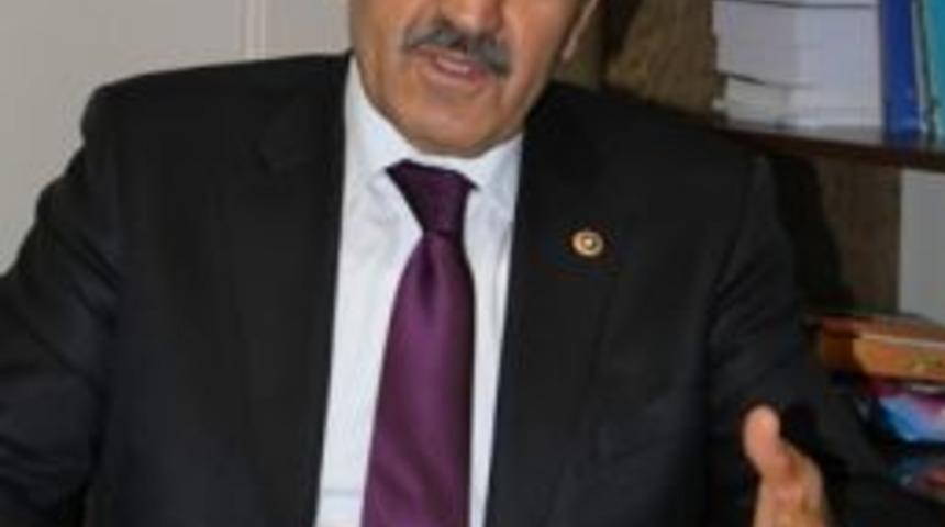 Ak Partili Şahin&rsquo;den Chp&rsquo;li Belediyenin Sahneye &Ccedil;ıkartığı Sanat&ccedil;ının İfadelerine Sert Tepki