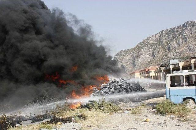 Hatay’da Lastik Yangını