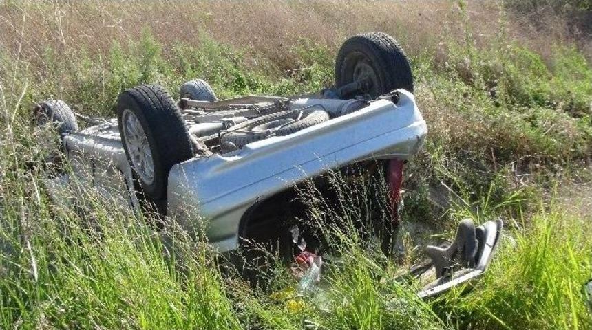 Lpg&rsquo;li Ara&ccedil; Takla Attı: 3 Yaralı