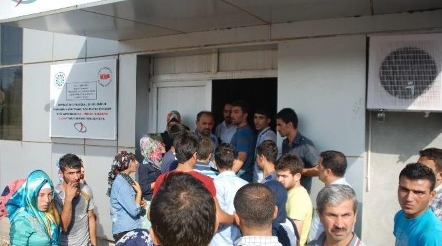 Tekstil İş&ccedil;ileri Kapıda Kaldı