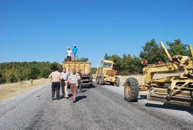 Köy Yollarının Bakım, Onarım Ve Asfalt Çalışmaları Tamamlandı